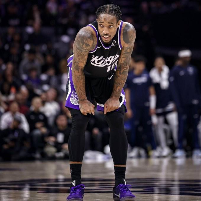 神的武器!德罗赞19中14+0三分出手砍32分2板6助3断,罚球5中4